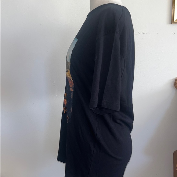 Graphic T-Shirt - Picture 4 of 8